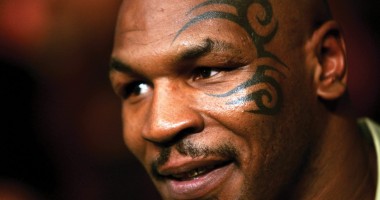Stire din Monden : Mike Tyson: Mi-am prins fosta soție în pat cu Brad Pitt