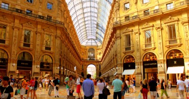 Stire din Diverse : Milano vă așteaptă  la shopping  cu reduceri imense