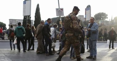 Stire din Social : Atac la Milano: un militar a fost înjunghiat în fața Gării Centrale