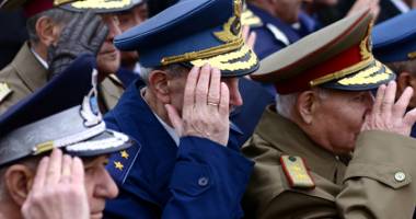 Stire din Eveniment : Pensionarii militari tremură pentru pensiile lor. Cine-i lămurește?