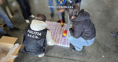 Stire din Eveniment : Miliardul de euro în bani falși era recuzită de film. Explicațiile Poliţiei, după captura din Portul Constanța