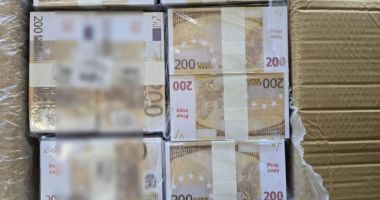 Miliardul de euro în bani falși era recuzită de film. Explicațiile Poliţiei, după captura din Portul Constanța - 3
