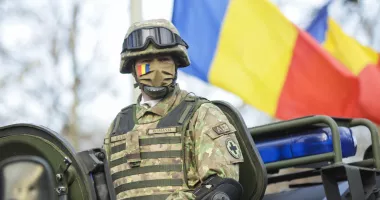 Stire din Actualitate : Ministrul Apărării: "Norma de hrană pentru militari nu va fi tăiată"