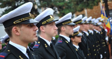 Stire din Eveniment : Studenții de la Academia Navală au depus jurământul