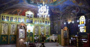 Stire din Eveniment : PREOT ÎNJUNGHIAT ÎN SPATE, DE UN BĂRBAT, CHIAR ÎN BISERICĂ