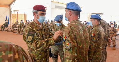 Militarii români din Mali, medaliaţi de șeful Statului Major al Apărării - 2
