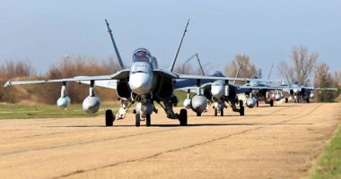 Stire din Social : Membri ai Forțelor Terestre ale SUA ajung la Baza Aeriană "Mihail Kogălniceanu"