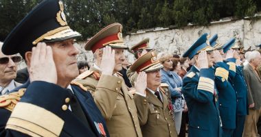 Stire din Eveniment : Noi drepturi pentru pensionarii militari. Bilete de tratament balnear si recuperare, tot anul