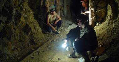 Grevă la mina privată. 52 de ortaci, blocați în subteran