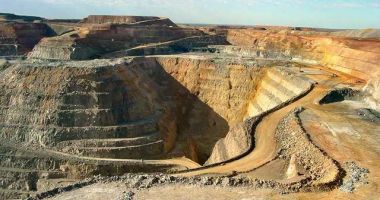 Stire din Actual : ANRM: "Roșia Montană Gold Corporation a cerut prelungirea licenței de exploatarea din Munții Apuseni"