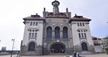Stire din Cultură-Educație : O expoziție-poveste a dezvoltării unuia dintre cele mai îndrăgite locuri din Constanța