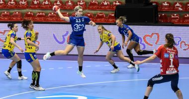 Stire din Sport : Handbal feminin: CSM București a învins în deplasare CS Minaur Baia Mare cu 35-19 în Liga Națională