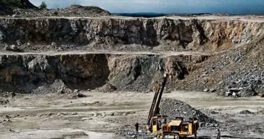 Stire din Economie : România poate deveni "actor strategic" pentru SUA. "Suntem pe primul loc în UE în minerale rare"