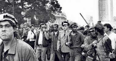 Stire din Politică-Administrație : Studenții marchează 35 de ani de la Mineriada din 13-15 iunie 1990 sub sloganul: „Nu am uitat!”