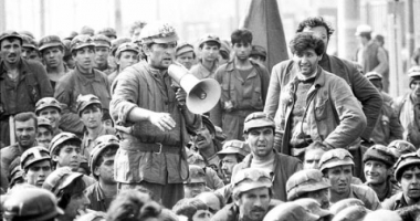 Stire din Social : FOTOGALERIE. NU AVEM VOIE SĂ UITĂM! 27 de ani de la Mineriada din 13-15 iunie 1990