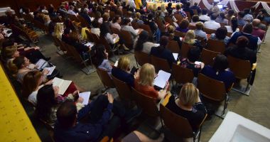 Stire din Cultură-Educație : Ministerul Educației caută experți în management educațional