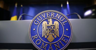 Stire din Politică-Administrație : Miniștrii Guvernului Bolojan prezintă detaliat măsurile fiscale de reducere a deficitului