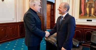 Stire din Politică-Administrație : Ministrul Angel Tîlvăr i-a transmis ambasadorului Israelului interesul României pentru instruirea militară comună