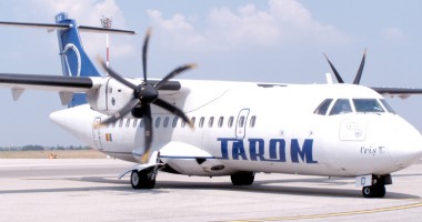Stire din Economie : Ministrul Transporturilor le cere sindicatelor și administrației TAROM să rezolve conflictul