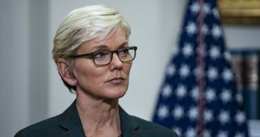 Stire din Economie : Ministrul american al Energiei anunță lansarea studiilor de inginerie pentru reactoarele modulare mici