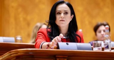 Stire din Actualitate : Ministrul Muncii a primit vot de blam prin moțiune simplă