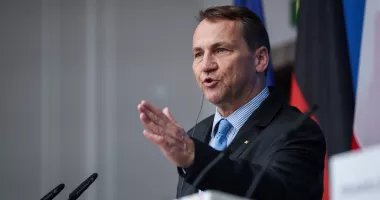 Stire din Actualitate : Ministrul de Externe al Poloniei: “Putin încă visează să subjuge întreaga Ucraină”