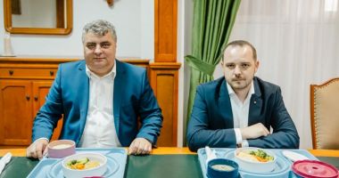 Stire din Actualitate : Ministrul Sănătății a luat masa alături de managerii spitalelor. Cum i s-a părut mâncarea pacienților
