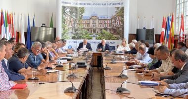 Stire din Economie : Ministrul agriculturii cere să fie accelerate investițiile în sistemele de irigații