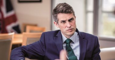 Stire din Actualitate : Ministrul Apărării din Marea Britanie, demis în urma unei scurgeri de informații