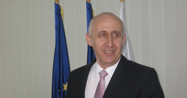 Stire din Economie : Ministrul transporturilor, în vizită de lucru pe șantierele feroviare