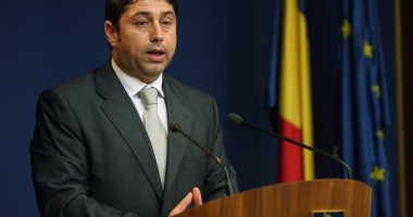 Stire din Politică-Administrație : "Diaspora Estival creează premisele organizării unui congres mondial al românilor de pretutindeni"