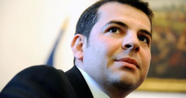 Stire din Economie : Ministrul Agriculturii dă startul recoltării florii soarelui