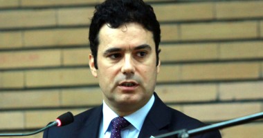 Stire din Cultură-Educație : Ministrul Educației, față-n față cu liderii elevilor