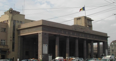 Stire din Politică-Administrație : Ministrul Felix Stroe, primele demiteri. Pe cine schimbă din funcție