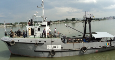 Stire din Economie : Uluitor! Ministrul Agriculturii susține că avem o flotă națională de pescuit pe mare