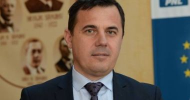 Stire din Politică-Administrație : "Primăriile și Consiliile Județene vor avea Comisii de Acord Unic"