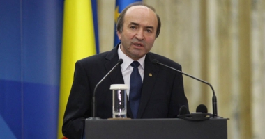 Stire din Politică-Administrație : Ministrul Justiției, decizie în privința  lui Kovesi. "Urmează să o formalizez"