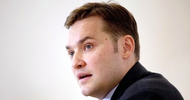Stire din Economie : Ministrul Șova demisionează. Reîncepe schimbarea directorilor din Transporturi