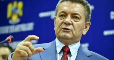Stire din Economie : Ministrul transporturilor prezintă prioritățile infrastructurii rutiere