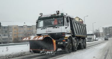 Stire din Economie : Ministrul Transporturilor: "Sunt bani, utilaje și stocuri, să nu ne ia iarna prin surprindere"
