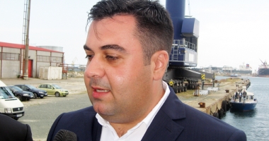 Stire din Economie : Ministrul transporturilor a efectuat  o vizită de lucru în portul Midia