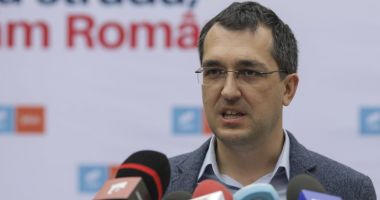 Stire din Politică-Administrație : Ministrul Vlad Voiculescu nu este de acord cu protestele anti-mască