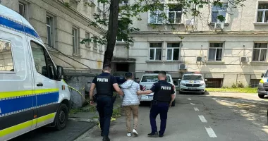 Stire din Eveniment : Caz șocant la Băneasa! Tânăr de 18 ani, răpit, bătut și pus să tragă o căruță, cu o funie la gât
