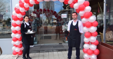 Cafeneaua Mio Caffé, la ceas aniversar. Clienții sunt așteptați cu tombolă și cafea gratis - 4