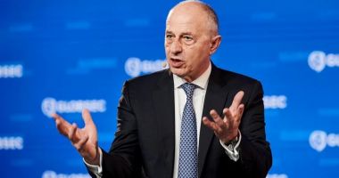 Stire din Politică-Administrație : Mircea Geoană critică Guvernul: "Se întinde mai mult decât îi permite plapuma"