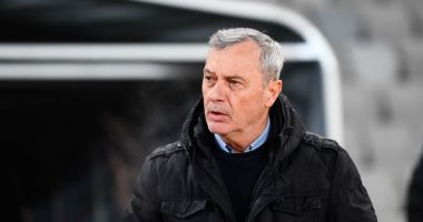 Stire din Sport : Mircea Rednic a ajuns de urgență la spital
