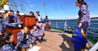Bricul "Mircea", la vest de Biscaya, prin Oceanul Atlantic, spre Lisabona - 2