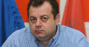Stire din Politică-Administrație : Senatorul Mircea Banias și Laurențiu Mironescu ACHITAȚI în "Dosarul Portul"