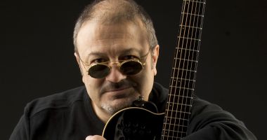 Stire din Cultură-Educație : Mircea Baniciu, pe scena clubului "Phoenix"
