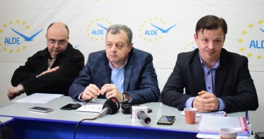 Stire din Politică-Administrație : Deranj mare pentru fosta conducere a Primăriei Hârșova. Actualul primar a depus plângeri penale